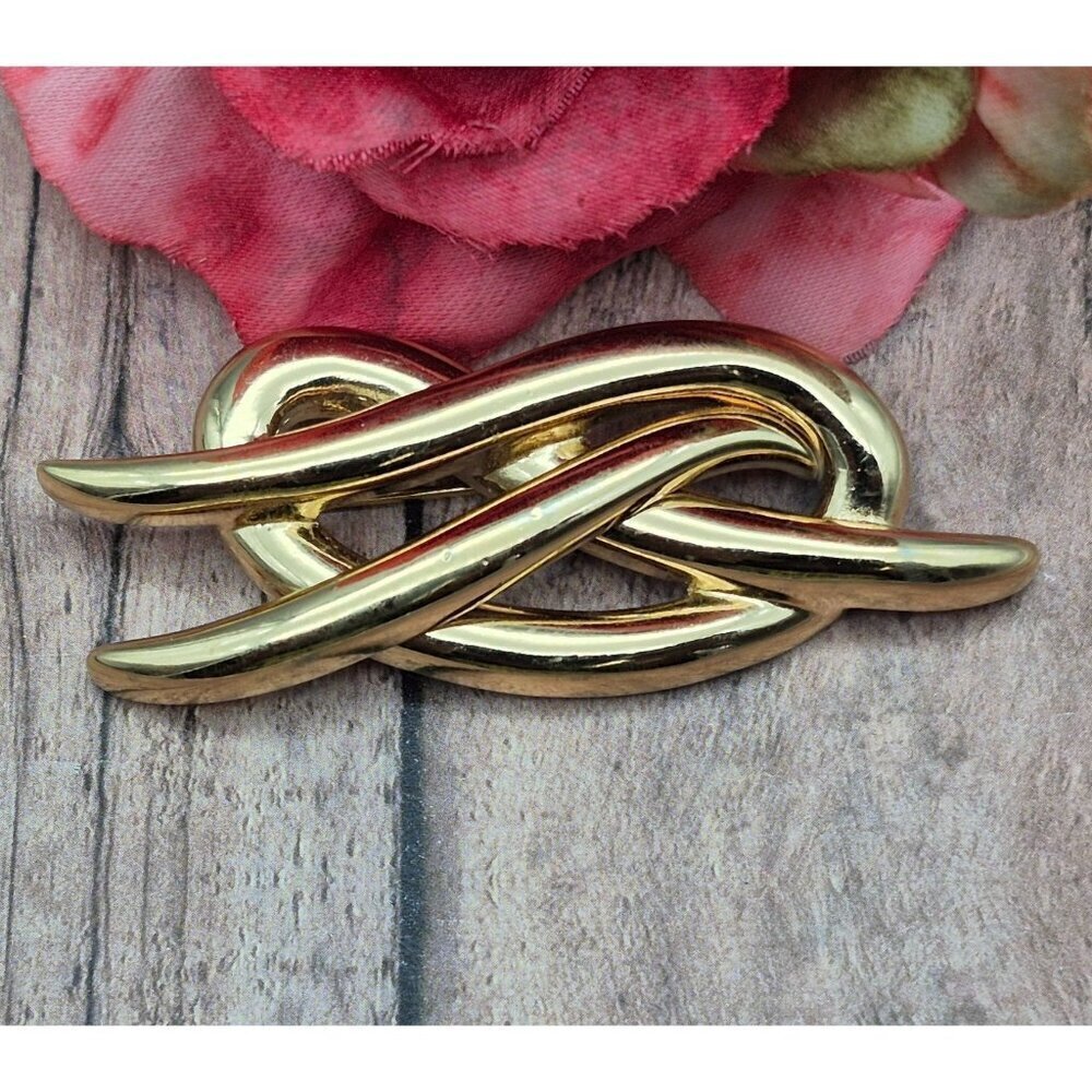 Classic MONET Vintage Brooch Pin Twist Design 2.5" Gold Tone